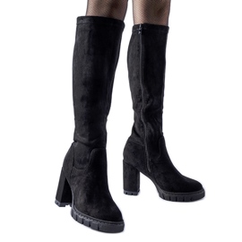 Fekete csizma masszív Marquette sarokkal