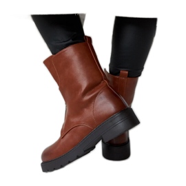 Barna színű szigetelt csizma cipzárral az Oakdale-től