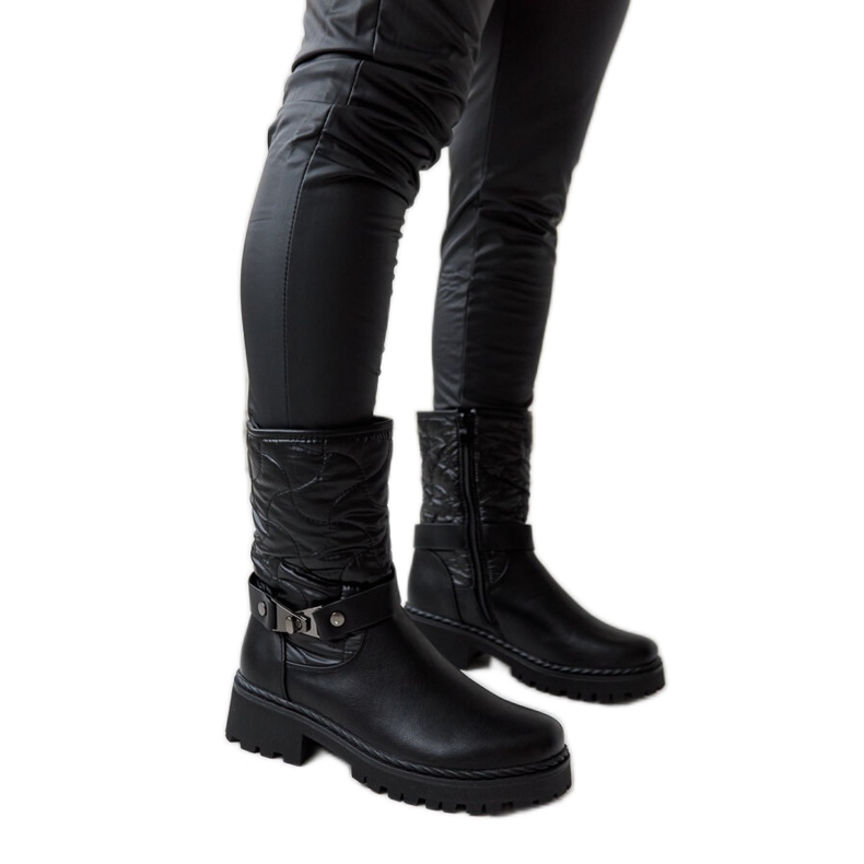 Fekete szigetelt bokacsizma dekoratív Lido pánttal