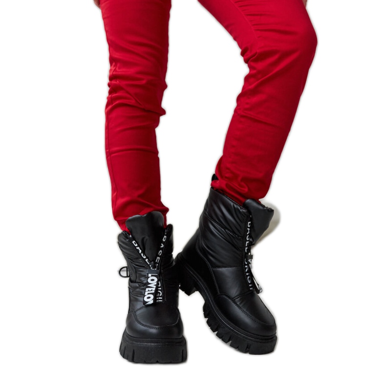 Fekete hőszigetelt hócsizma Eulalia felirattal