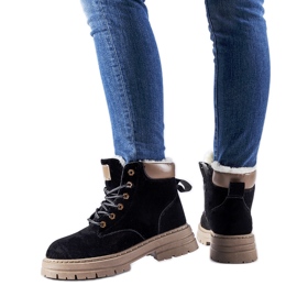 Fekete munkáscsizma könnyű szigeteléssel a Stevens-től Fekete munkáscsizma könnyű szigeteléssel a Stevens-től