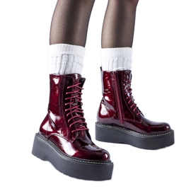 Bordó szabadalmi munkások a Leos platformon piros