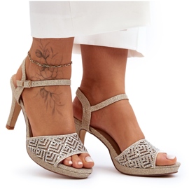 Díszített magassarkú szandál D&amp;A MR1038-44 arany aranysárga