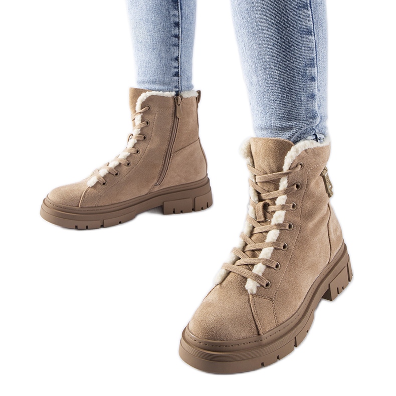 Bézs színű hőszigetelt bokacsizma Pompei öko-velúrból