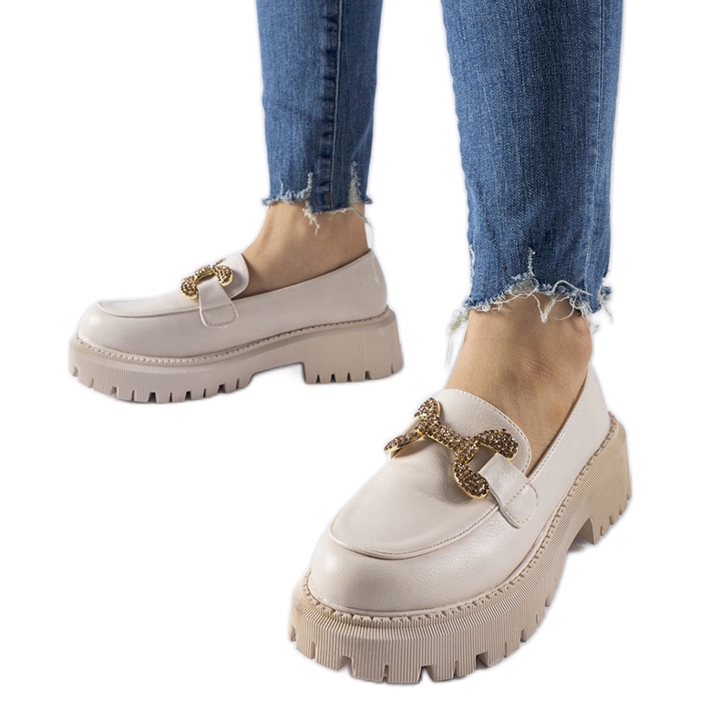 Uzzone strasszokkal díszített bézs mokaszinok Uzzone strasszokkal díszített bézs mokaszinok