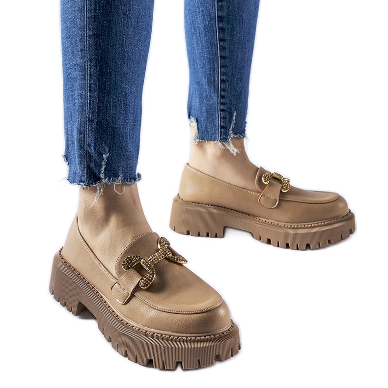 Uzzone strasszokkal díszített bézs mokaszinok