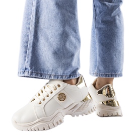 Bézs színű tornacipő masszív Arpaia talppal