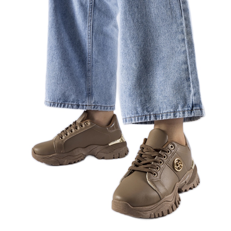 Barna tornacipő masszív talppal az Arpaia cégtől