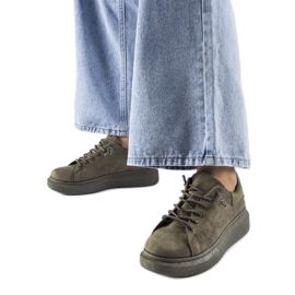 Zöld tornacipők a Cipriano platformon