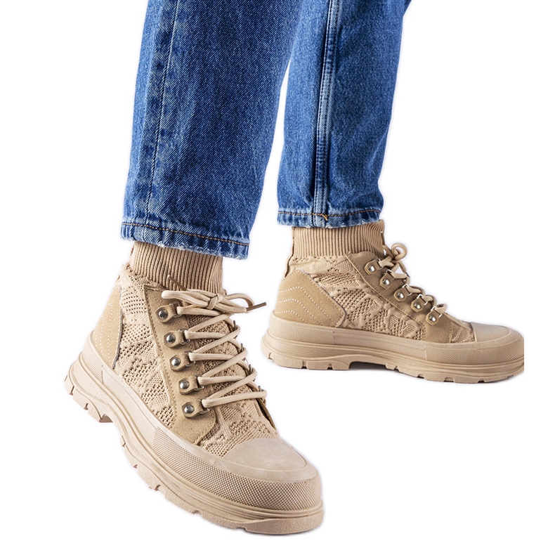 Bézs magas szárú szövet cipők a Casalmától