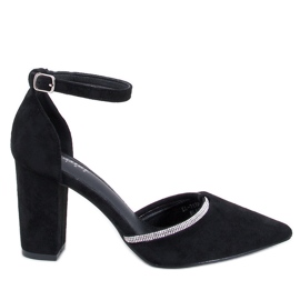 Ingrid Fekete magas sarkú pumpák strasszokkal