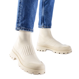 Bézs színű tornacipő rugalmas Varden felsőrésszel