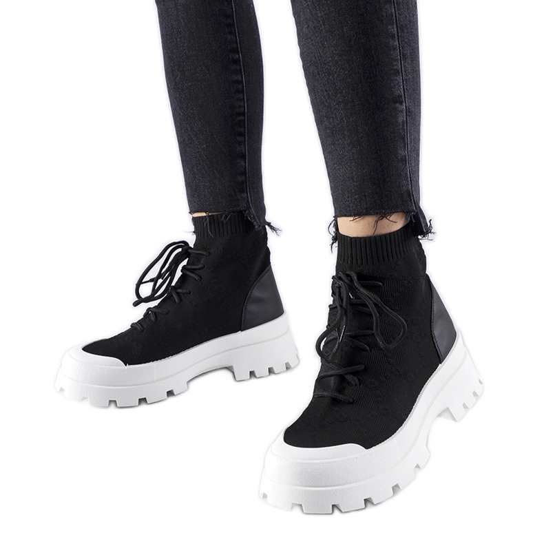 Fekete Éric magasszárú tornacipő