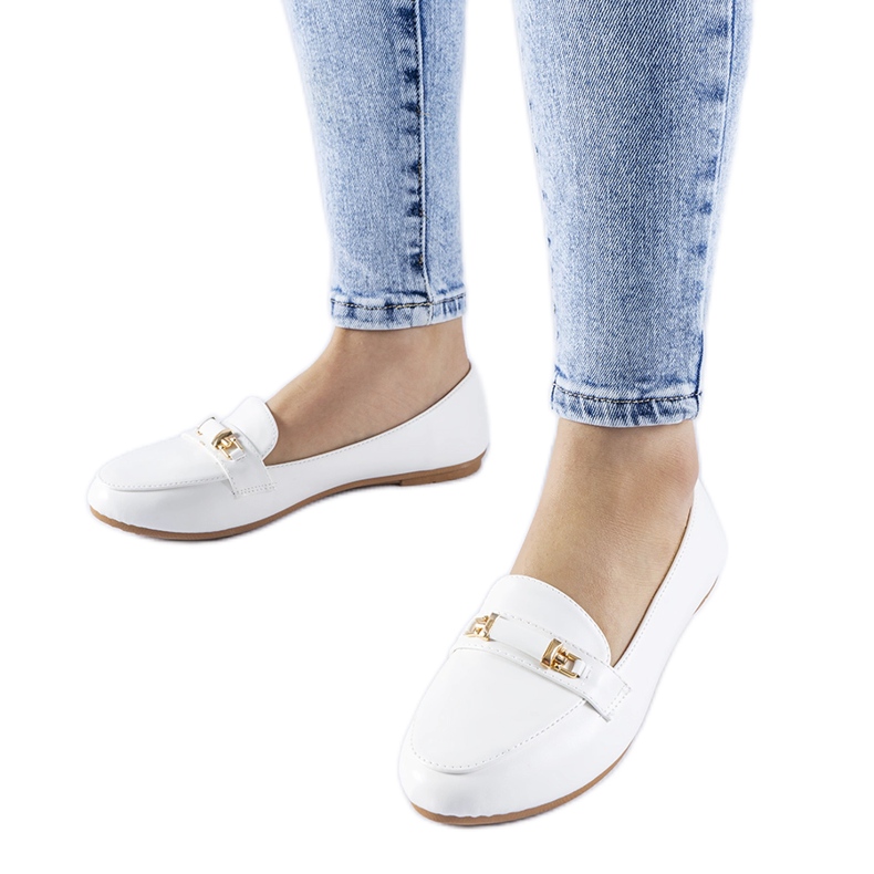 Fehér Velino csatos mokaszinok