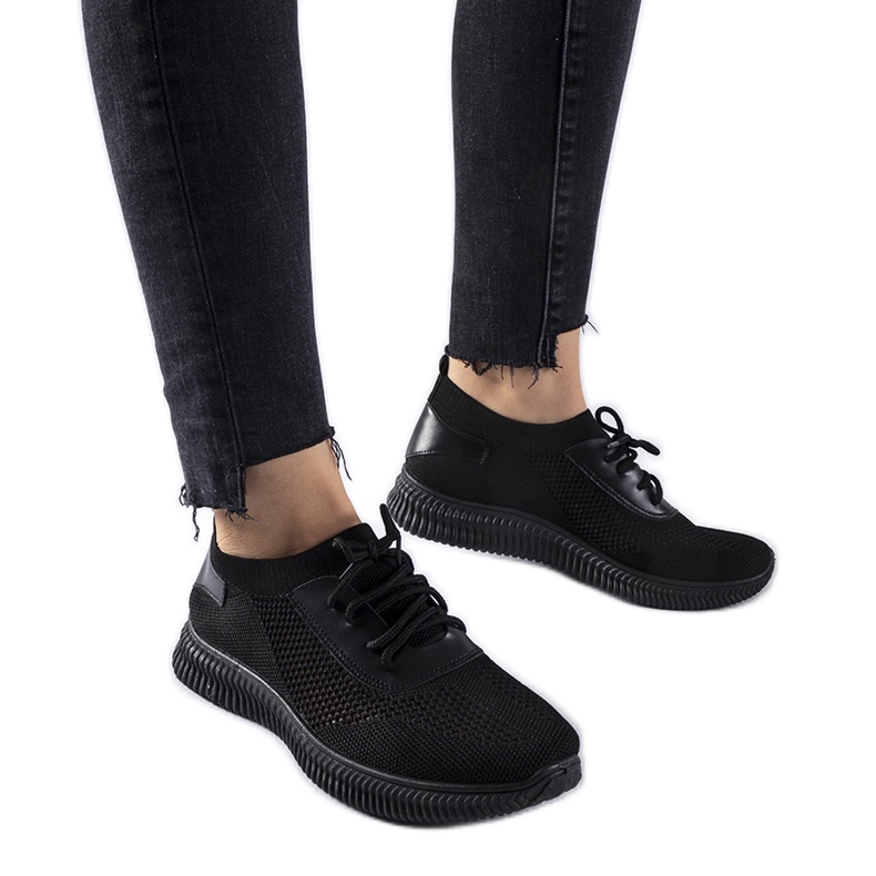 Fekete áttört Pierantonio tornacipő