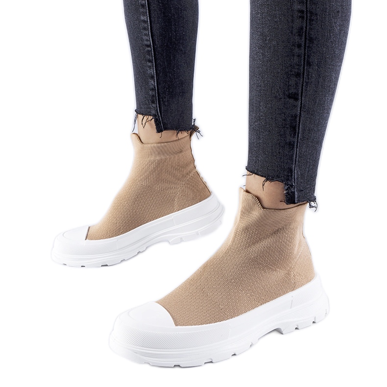 Barna tornacipő elasztikus felsőrésszel a Gadbois-tól