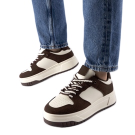 Barna tornacipő a Crim platformon