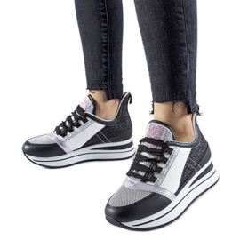 Fekete csillogó tornacipő a Marce platformon