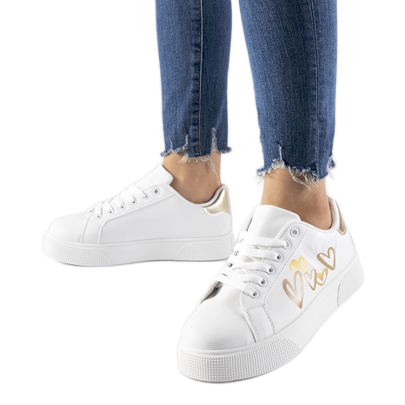 Fehér tornacipő a Montclair platformon