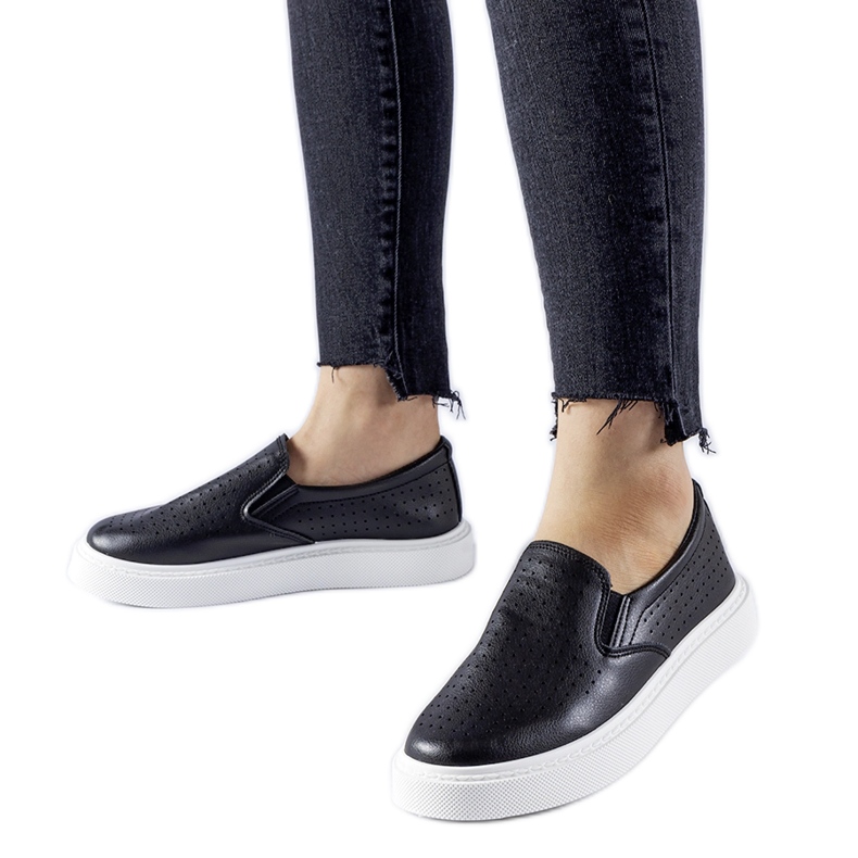 Fekete perforált Fulda tornacipő