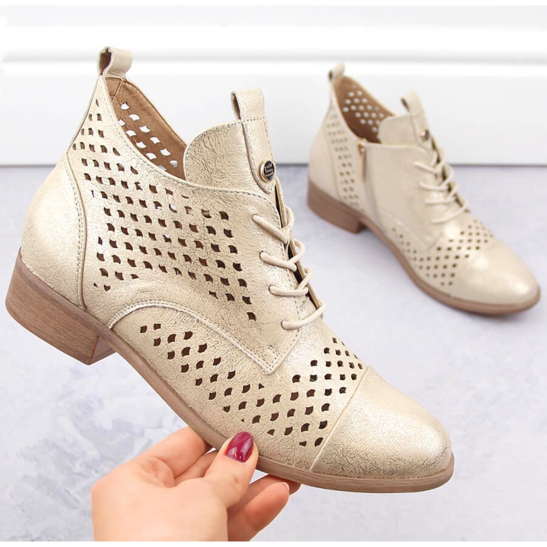 Női arany áttört bokacsizma Potocki SZ12091 bézs