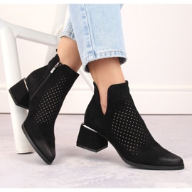 Velúr magas sarkú bokacsizma Potocki W WOL213A, fekete