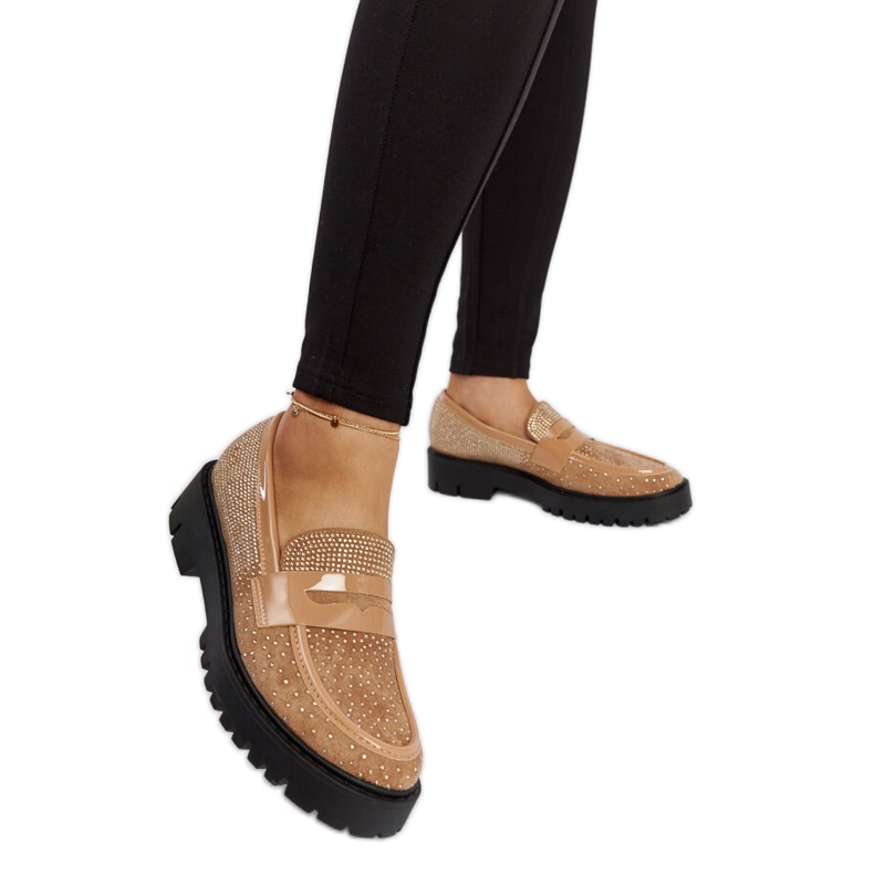 Barna naplopók Newport strasszokkal díszítve Barna naplopók Newport strasszokkal díszítve