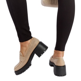 Bézs mokaszinok masszív sarokkal a Parent cégtől