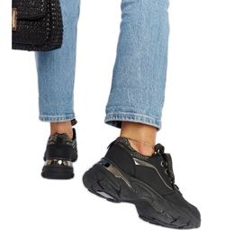 Fekete masszív tornacipő Euklidész strasszokkal