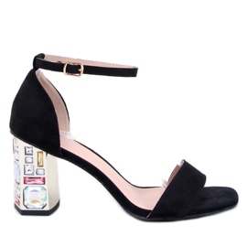 Whitneys Fekete magas sarkú kövekkel díszített szandál