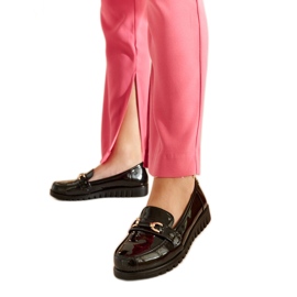 Fekete patentos porosz mokaszinok