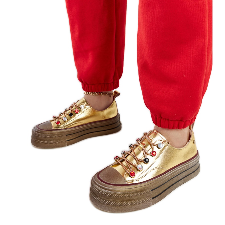 Arany tornacipő a GOE NN2N4055 platformon aranysárga