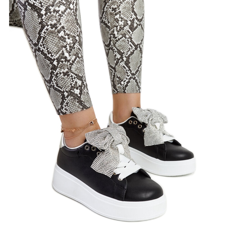 Fekete tornacipő magas platformon Rensje