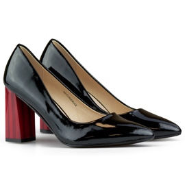 Patent fekete pumpák magas vörös sarokkal