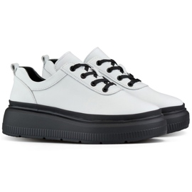 Női fehér bőr tornacipő fekete talppal Női fehér bőr tornacipő fekete talppal