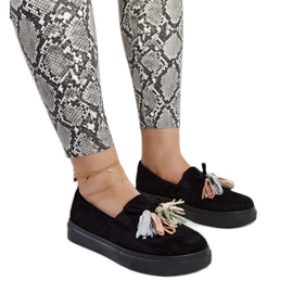 Fekete cipő színes bojtokkal az Adaldrida márkától