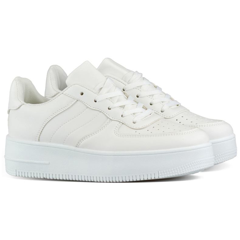 Fehér női sportcipő vastag talppal