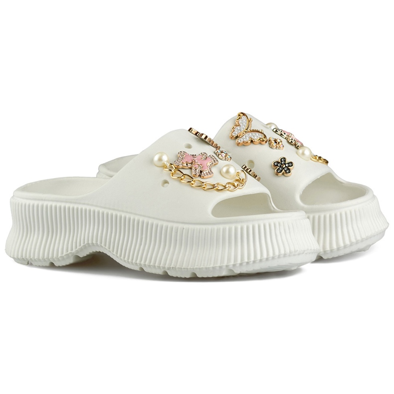 Női fehér gumi papucsok díszítéssel