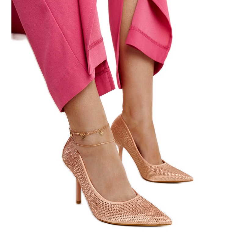 Világos rózsaszín magas sarkú pumpák a Liena márkától