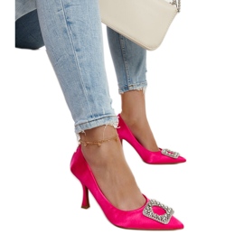 Rózsaszín magassarkú szatén bevonattal és Clemente strasszokkal