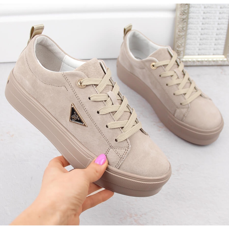 Női bézs bőr velúr cipő a Filippo DP3533 platformon