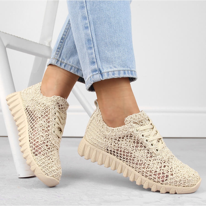 Női bézs színű csipke sportcipő T.Sokolski 1982