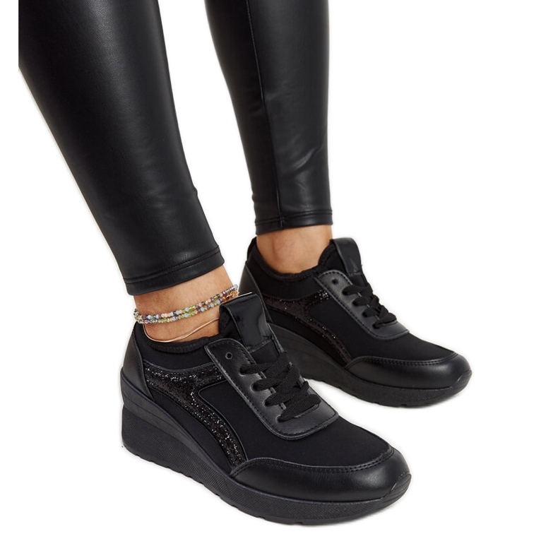 Fekete Hermina wedge tornacipő