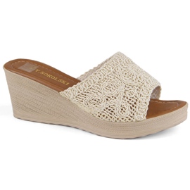 Női bézs ékszandál T.Sokolski 321