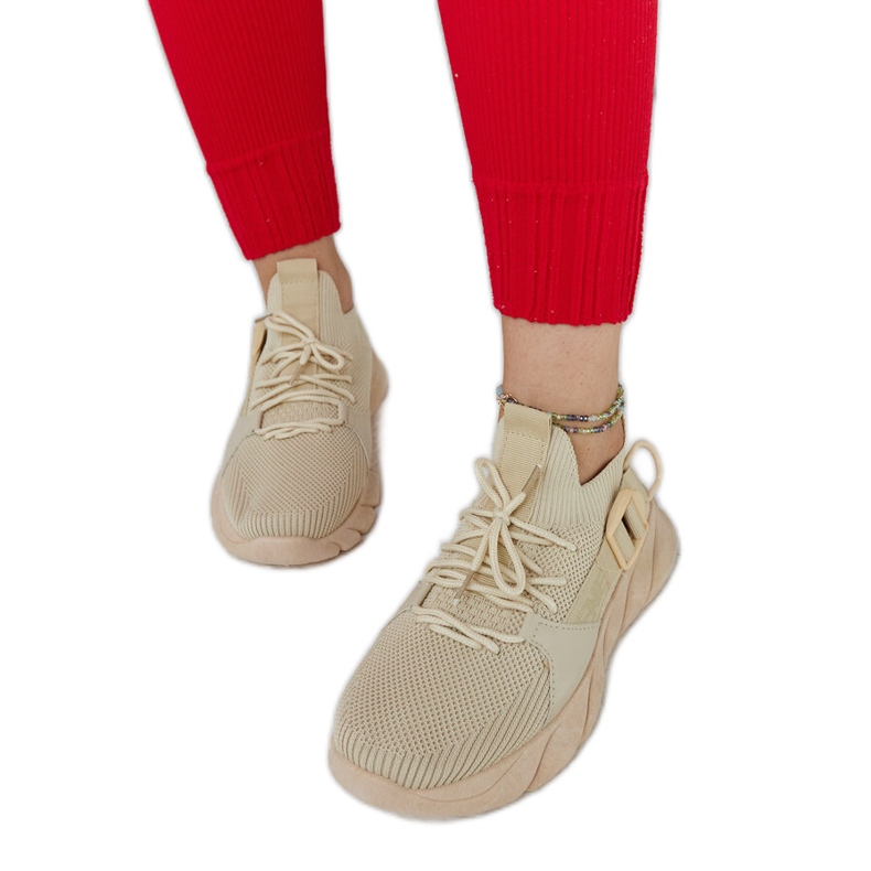 Faruz könnyű, bézs színű sportcipő
