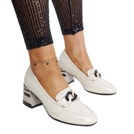 Vinceza bézs lakkcipő