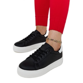 Fekete tornacipő vastag talppal Ruta