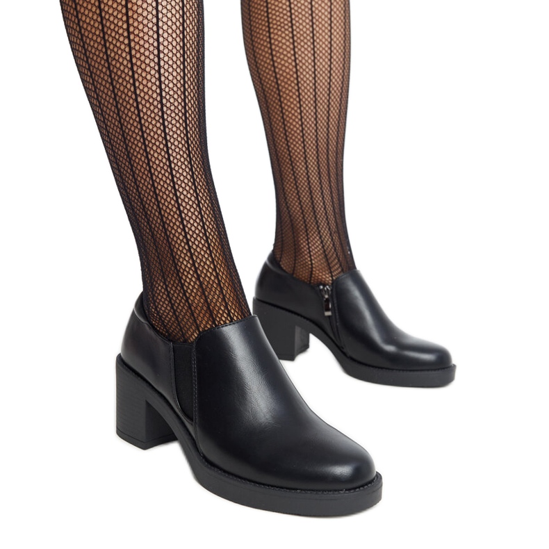 Fekete Lavia magas sarkú cipő