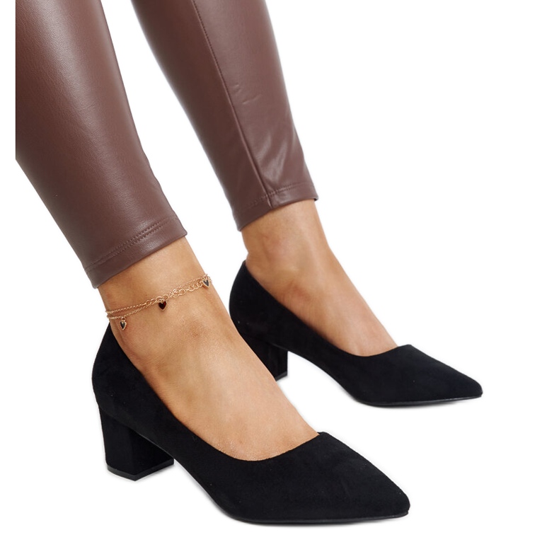 Fekete Araxi magas sarkú pumpák