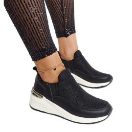 Ashleey fekete ék alakú tornacipő strasszokkal Ashleey fekete ék alakú tornacipő strasszokkal